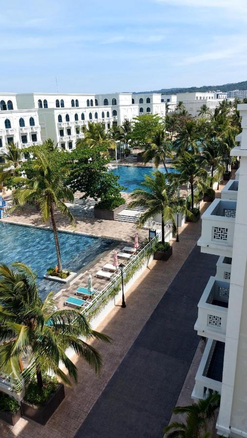 Marina Resort Waterfront Minh Phu Quoc Beach Swimming Pool ภายนอก รูปภาพ