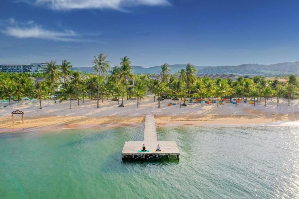 Marina Resort Waterfront Minh Phu Quoc Beach Swimming Pool ภายนอก รูปภาพ