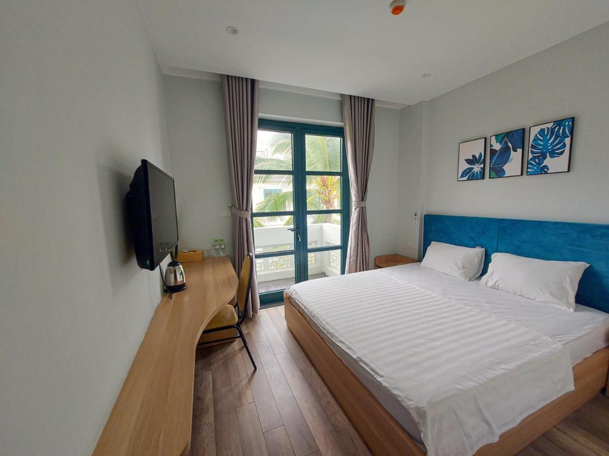 Marina Resort Waterfront Minh Phu Quoc Beach Swimming Pool ภายนอก รูปภาพ